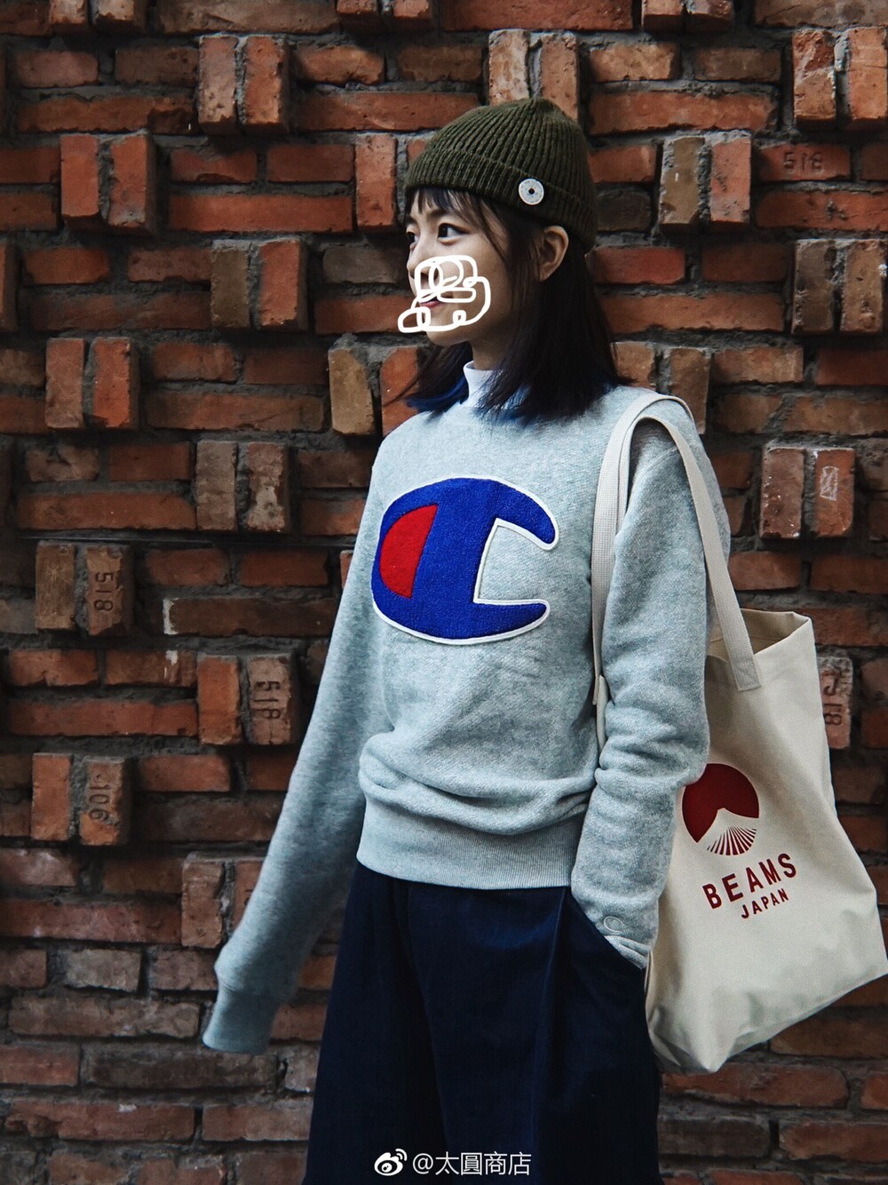 「Champion、大人カジュアル、カジュアルコーデ、きれいめカジュアル、オーバーサイズ」｜「Championのアイテム（パーカー、グレー系）」を使った、 媛ちゃんさん（レディース・166cm）の冬コーディネートの1枚目の写真