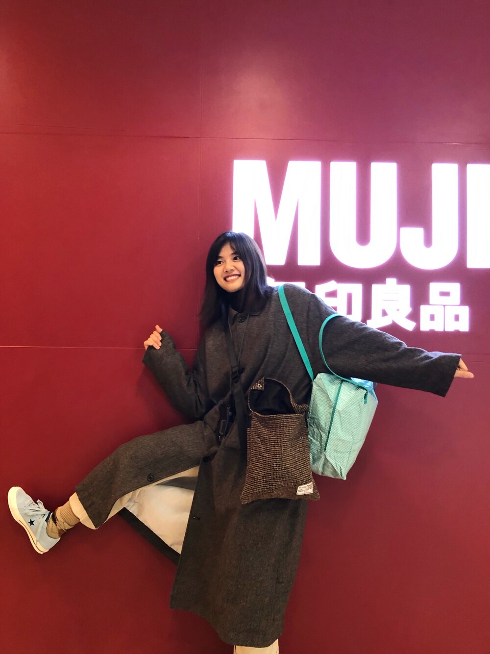 「春、オトナカジュアル、シンプル、きれいめカジュアル、ブラック」｜「MERLOTのアイテム（ダッフルコート、グレー系）」を使った、 媛ちゃんさん（レディース・166cm）の春コーディネートの1枚目の写真