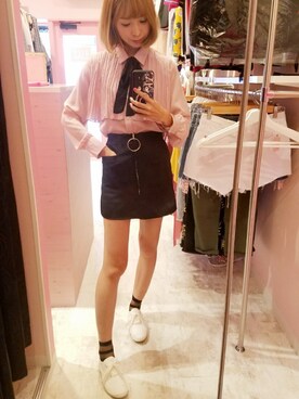 スニーカーを使った 黒スカート のレディース人気ファッションコーディネート 地域 韓国 Wear