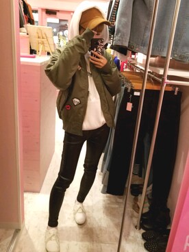 「off white」｜「アイテム（MA-1）」を使った、GURE UN GUREさん（レディース・157cm）の秋コーディネート