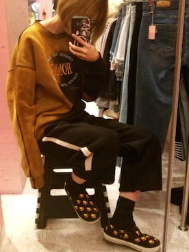 「BALENCIAGA」｜「アイテム（スリッポン）」を使った、GURE UN GUREさん（レディース・157cm）の冬コーディネート