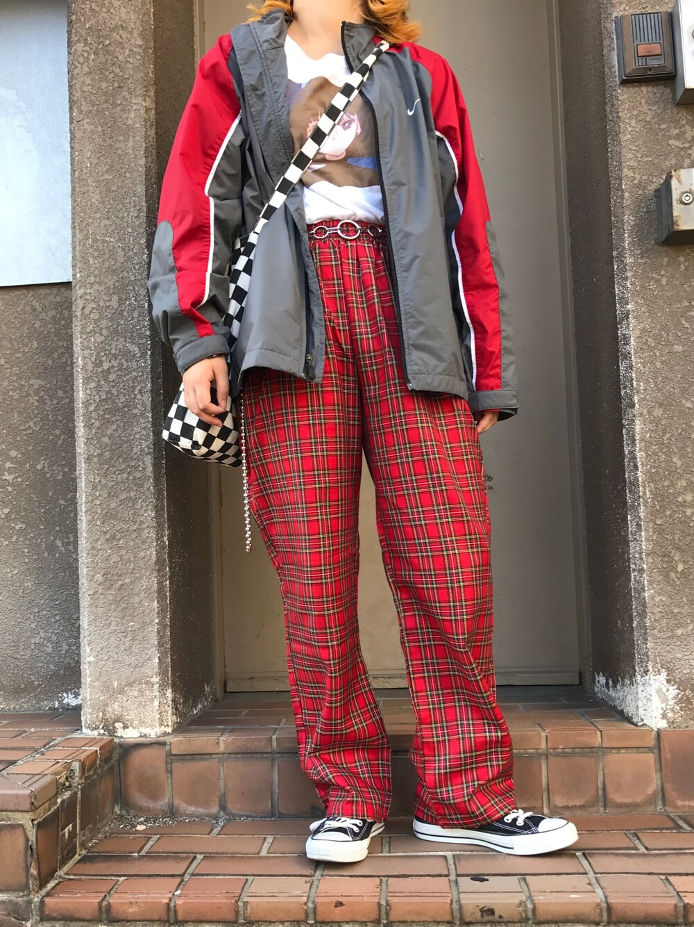「チェック、チェックパンツ、チェーン、チェッカー、ジャージ、faithtokyo、チェーンベルト、セーラーサターン」｜「no brandのアイテム（Tシャツ/カットソー、ホワイト系）」を使った、ｓａｙｕｋｉさん（レディース・165cm）の秋コーディネートの1枚目の写真