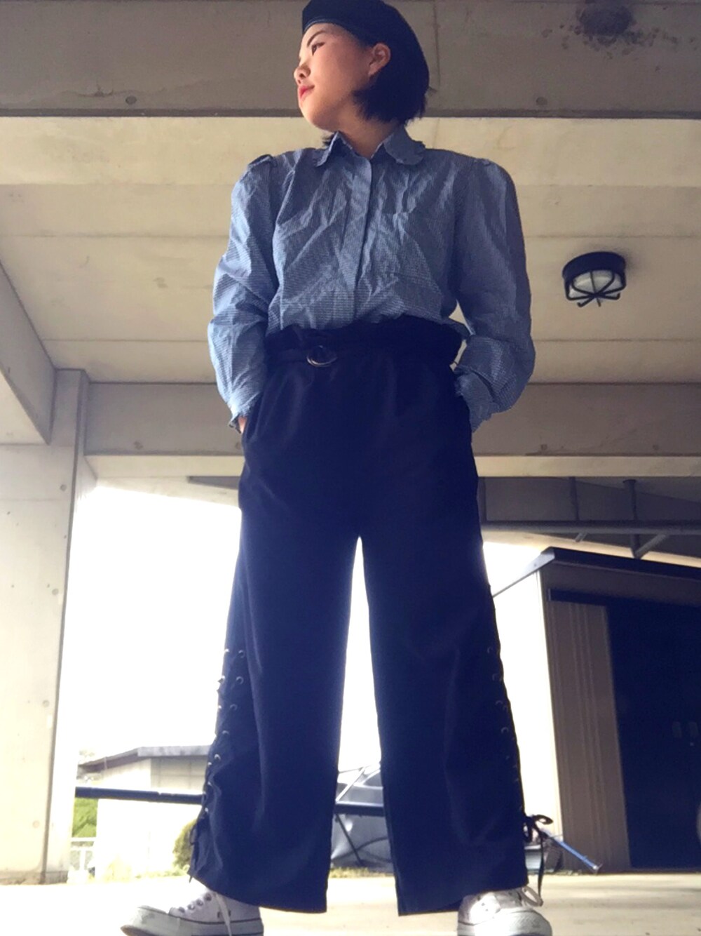 「オトナカジュアル、春コーデ、シンプル、スニーカー、古着、コンバース、オンザ眉毛、おんなのこ、おしゃれさんと繋がりたい」｜「すみれのアイテム（パンツ、ブラック系）」を使った、まりさんさん（レディース・158cm）の冬コーディネートの1枚目の写真