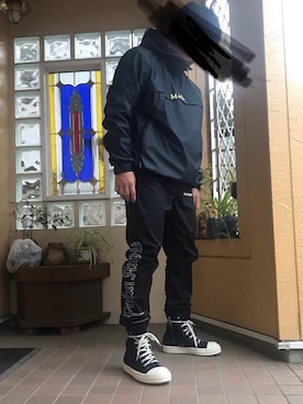 「DRKSHDW by RICK OWENS（ダークシャドウ バイ リックオウエンス）のアイテム（ブーツ）」を使った、Ｄさん（メンズ・169cm）の冬コーディネート