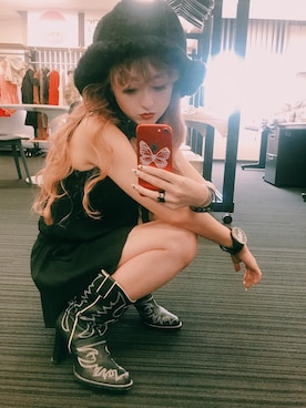 「Saint Laurent」｜「アイテム（オールインワン・サロペット）」を使った、MIHOさん（レディース・150cm）の秋コーディネート