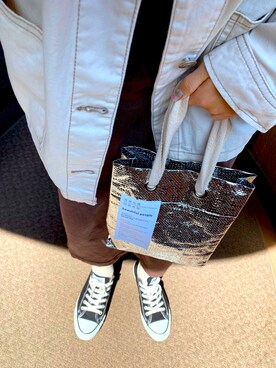 「CONVERSE（コンバース）のCONVERSE コンバース オール スター オックス / ALL STAR OX(BLACK) 32160321（スニーカー）」を使った、まりぶ！さん（レディース・165cm・30代）の春コーディネート