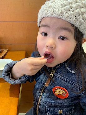 「Mini Rodini（ミニロディーニ）のアイテム（デニムジャケット）」を使った、kaeさん（キッズ・90cm）の春コーディネート
