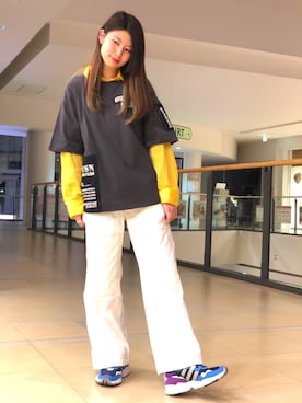 「イエローシャツ」｜「アイテム（パンツ）」を使った、ヤマモトマイさん（レディース・165cm）の春コーディネート