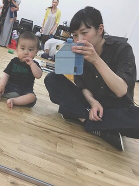 「niko and...（ニコアンド）のアイテム（トップス、ブラック系）」を使った、shuuuuさん（キッズ）の春コーディネート