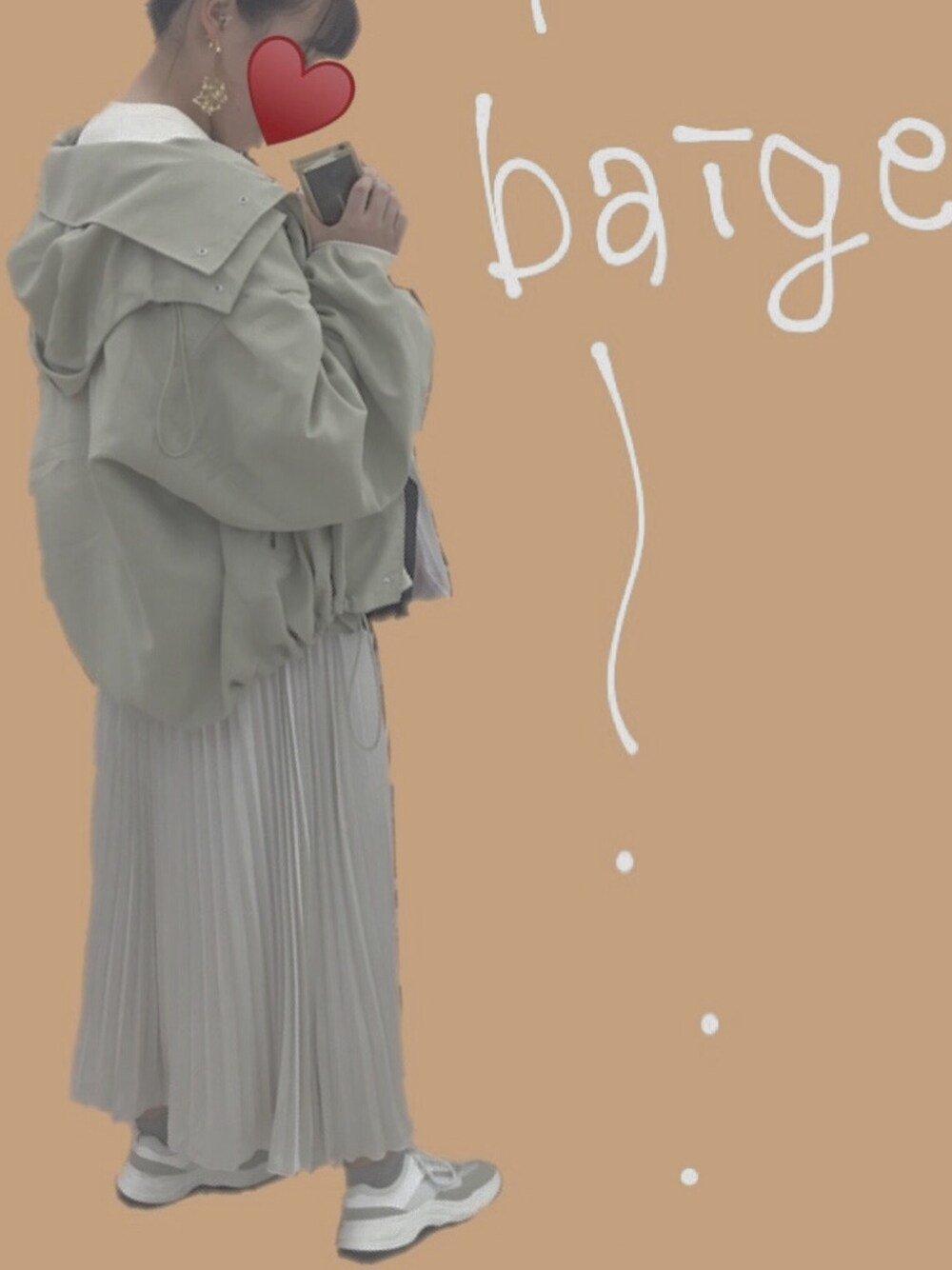 「beige、ベージュコーデ、消えそうな色コーデ、マウンテンパーカー、プリーツスカート、ホワイト、今日のコーデ」｜「one after another NICE CLAUPのサテンプリーツスカート（スカート、ホワイト系）」を使った、はなさん（レディース・160cm）の冬コーディネートの1枚目の写真