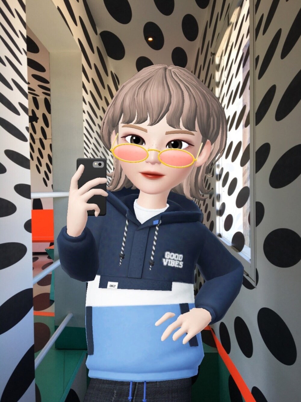 「Zepeto、自撮り、色眼鏡、メガネ女子、カラーグラス」｜「ちふれ#549のアイテム（ファンデーション、レッド系）」を使った、Mさん（レディース・150cm）の冬コーディネートの1枚目の写真