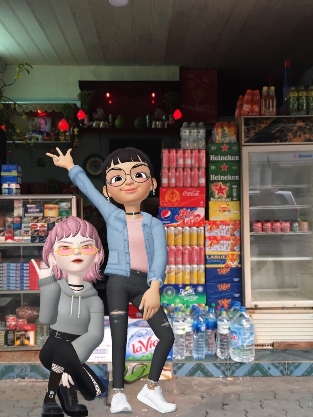 「ベトナム、スウェット、パーカー、ロングスカート、スリットスカート、スリット、ホーチミン」｜「Ray BEAMSのアイテム（メガネ、ピンク系）」を使った、Mさん（レディース・150cm）の冬コーディネートの1枚目の写真