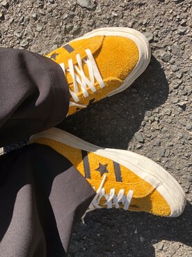 「CONVERSE（コンバース）の【Converse/コンバース】STARBARS SUEDE：スターバーズ スエード#（スニーカー、イエロー系）」を使った、mmmさん（レディース）の冬コーディネート