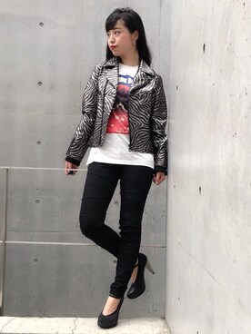 「アイテム（ライダースジャケット、シルバー系）」を使った、sugiyama.sさん（レディース・157cm）の秋コーディネート