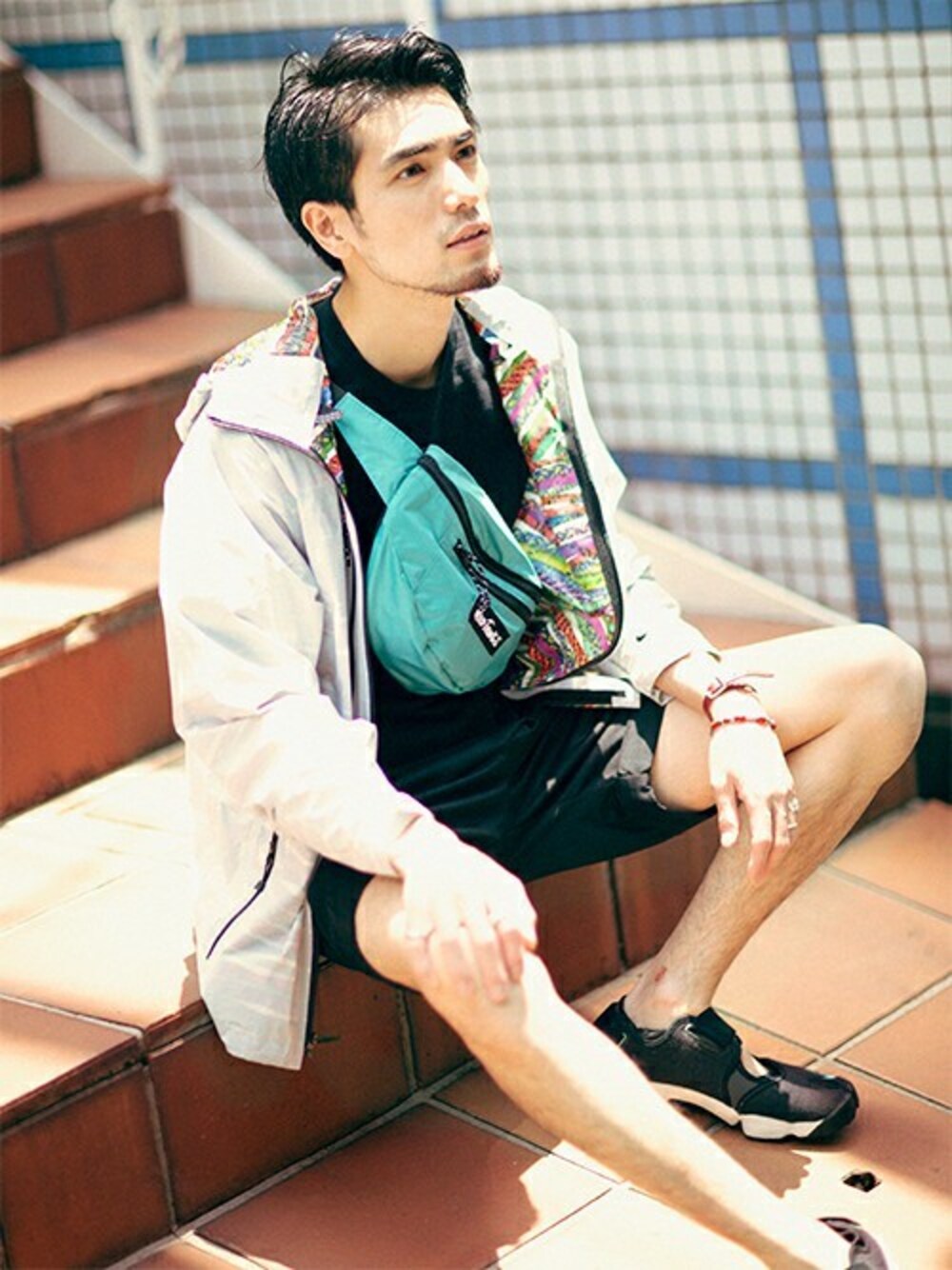 「カジュアル、NIKE、夏、スポーツミックス、フェススタイル、ショーツ、nano・universe、夏コーデ、カジュアルコーデ」｜「Dickiesの【WEB限定】Dickies/∴別注イージーショーツ（その他パンツ、ブラック系）」を使った、nano・universe men's STAFFさん（メンズ・178cm）の夏コーディネートの1枚目の写真