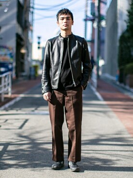 ライダースジャケットを使った「ブラウンパンツ」の人気ファッション