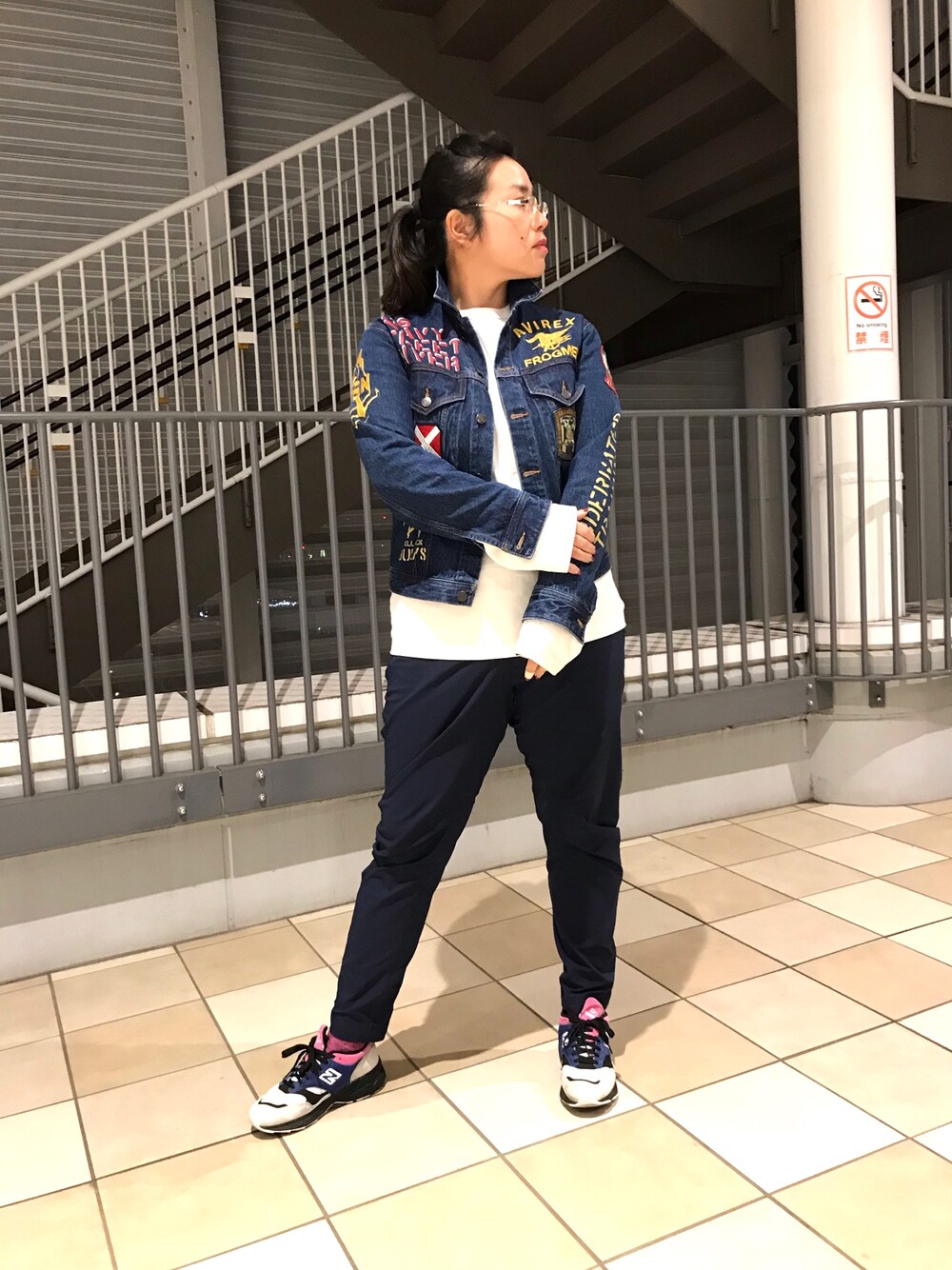 「デニムジャケット、AVIREX、タイプブルー、インパクト、デニジャケ、刺繍デニム、AVIREXBelle、ぽちゃコーデ、アメカジスタイル、あそびコーデ」｜「AVIREXのTB IMPACT DENIM JACK（デニムジャケット、ブルー系）」を使った、misiaさん（レディース・165cm）の冬コーディネートの1枚目の写真