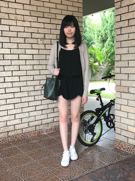 「ZALORA（-）のアイテム（つなぎ/オールインワン）」を使った、Eva Chiamさん（レディース・166cm）の夏コーディネート