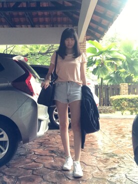 「MONKI」｜Eva Chiamさん（レディース・166cm）の夏コーディネート