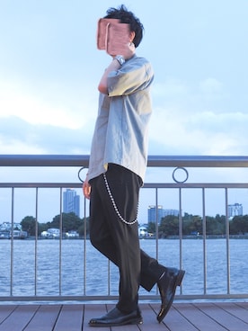 「海外」｜「アイテム（スラックス）」を使った、t o r u さん（メンズ・169cm）の秋コーディネート