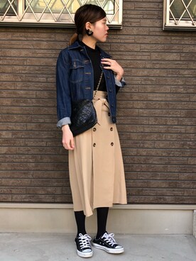 「トレンチ」｜「アイテム（デニムジャケット）」を使った、sanaさん（レディース・156cm）の冬コーディネート
