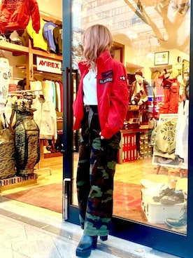 「アイテム（ミリタリージャケット、レッド系）」を使った、minagawaさん（レディース・150cm）の冬コーディネート