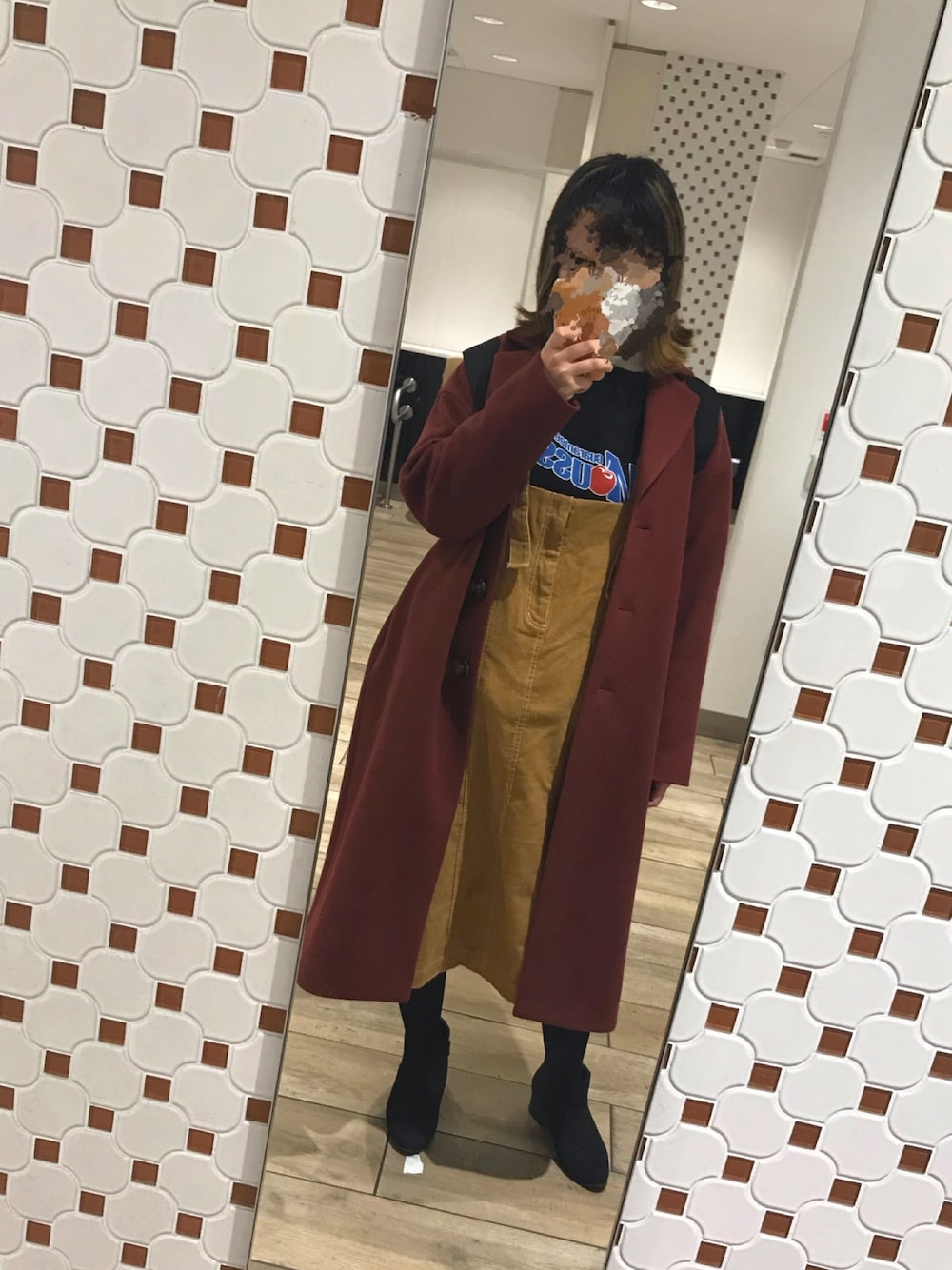 「今日のコーデ、大人コーデ、ootd、outfit、おしゃれさんと繋がりたい、ロングコート」｜「MOUSSYのアイテム（スウェット、ブラック系）」を使った、meさん（レディース・162cm）の冬コーディネートの1枚目の写真