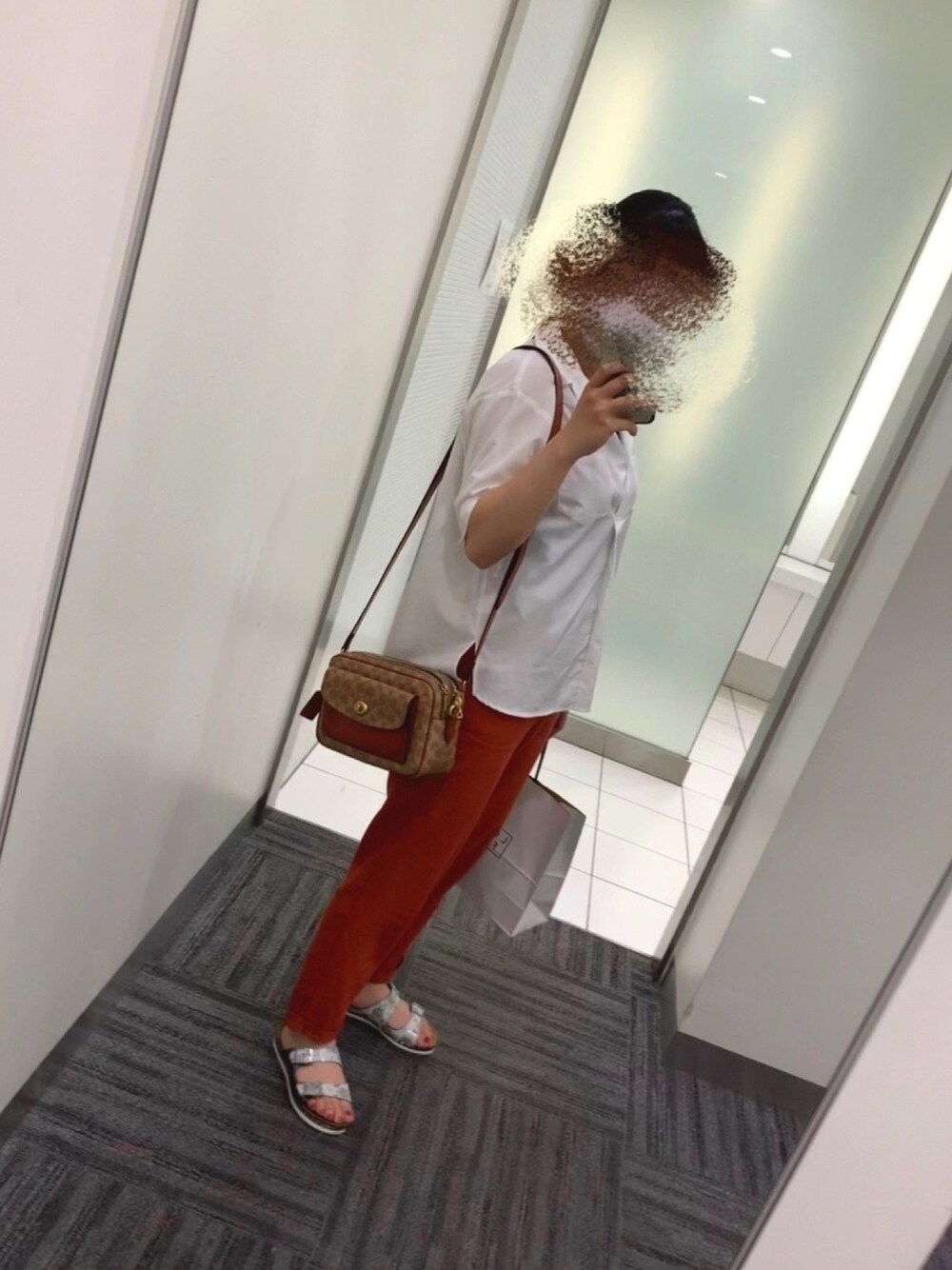 「シンプル、ラフ、ootd、outfit」｜「one wayのアイテム（シャツ/ブラウス、ホワイト系）」を使った、meさん（レディース・162cm）の夏コーディネートの1枚目の写真