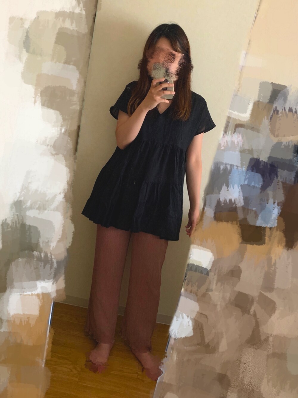 「パンツスタイル、ootd、outfit、カラーパンツ」｜「SHOO・LA・RUEのティアードチュニックブラウス（チュニック、ブラック系）」を使った、meさん（レディース・162cm）の夏コーディネートの1枚目の写真