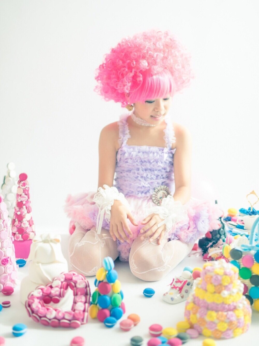 「kids、kidsfashion、KIDSｺｰﾃﾞ、kidsmodel、キッズファッション、キッズコーデ、ピンク、マカロンタワー、非現実的」｜「トップス.スカート.タイツ 天使のドレス屋さんのアイテム（その他、その他）」を使った、林 未羽さん（キッズ・130cm）の冬コーディネートの1枚目の写真