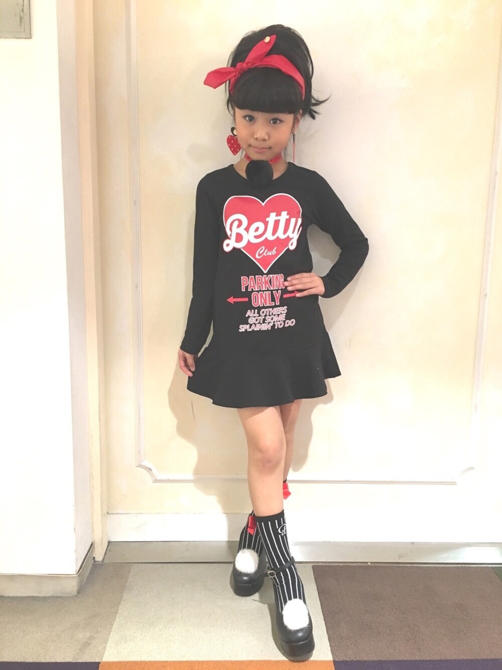 「kids、kidsfashion、KIDSｺｰﾃﾞ、kidsmodel、BETTY、Bettyコーデ、ピンナップガール」｜「Bettyのアイテム（パンプス、ブラック系）」を使った、林 未羽さん（キッズ・133cm）の春コーディネートの1枚目の写真