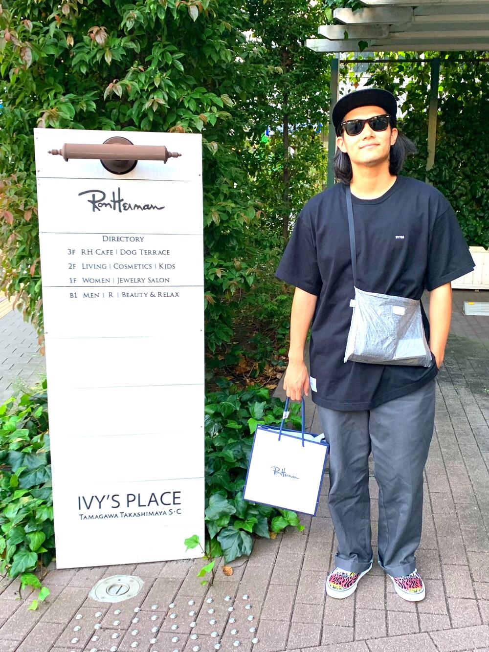 「wtaps、VANS、ZEPTEPI、ロンハーマン」｜「WTAPSのアイテム（Tシャツ/カットソー、ブラック系）」を使った、John Titorさん（メンズ・165cm）の秋コーディネートの1枚目の写真