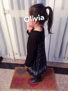 「BRANSHES（ブランシェス）の【限定】ペイズリーバックプリーツスウェットワンピース（ワンピース、ブラック系）」を使った、oliviaさん（キッズ・120cm）の冬コーディネート