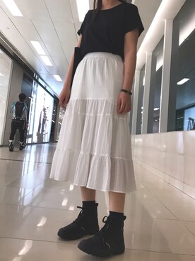 「UNIQLO（ユニクロ）のティアードロングスカート（スカート、ホワイト系）」を使った、JTさん（レディース）の夏コーディネート