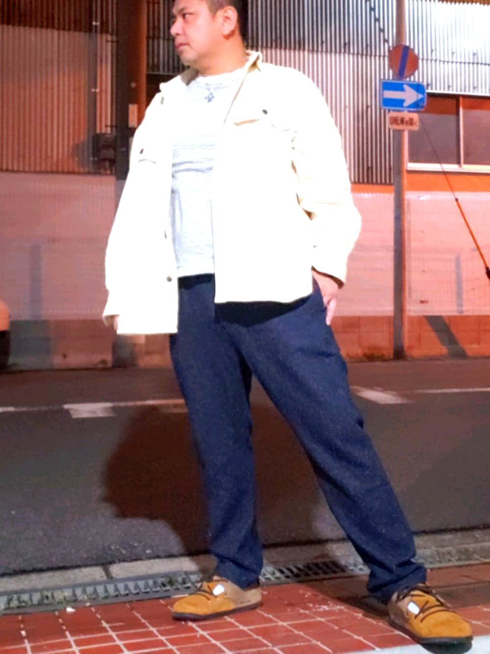 「シンプル、おしゃれさんと繋がりたい、大人コーデ、大人カジュアル、秋服、BEAMS、ビリケンシュトック、おやこーで。」｜「BIRKENSTOCKのアイテム（サンダル、ブラウン系）」を使った、wa-chanさん（メンズ・178cm）の秋コーディネートの1枚目の写真