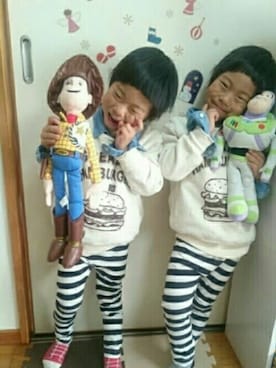 「バズライトイヤー」｜「アイテム（その他）」を使った、NOAYUAさん（キッズ・100cm）の冬コーディネート