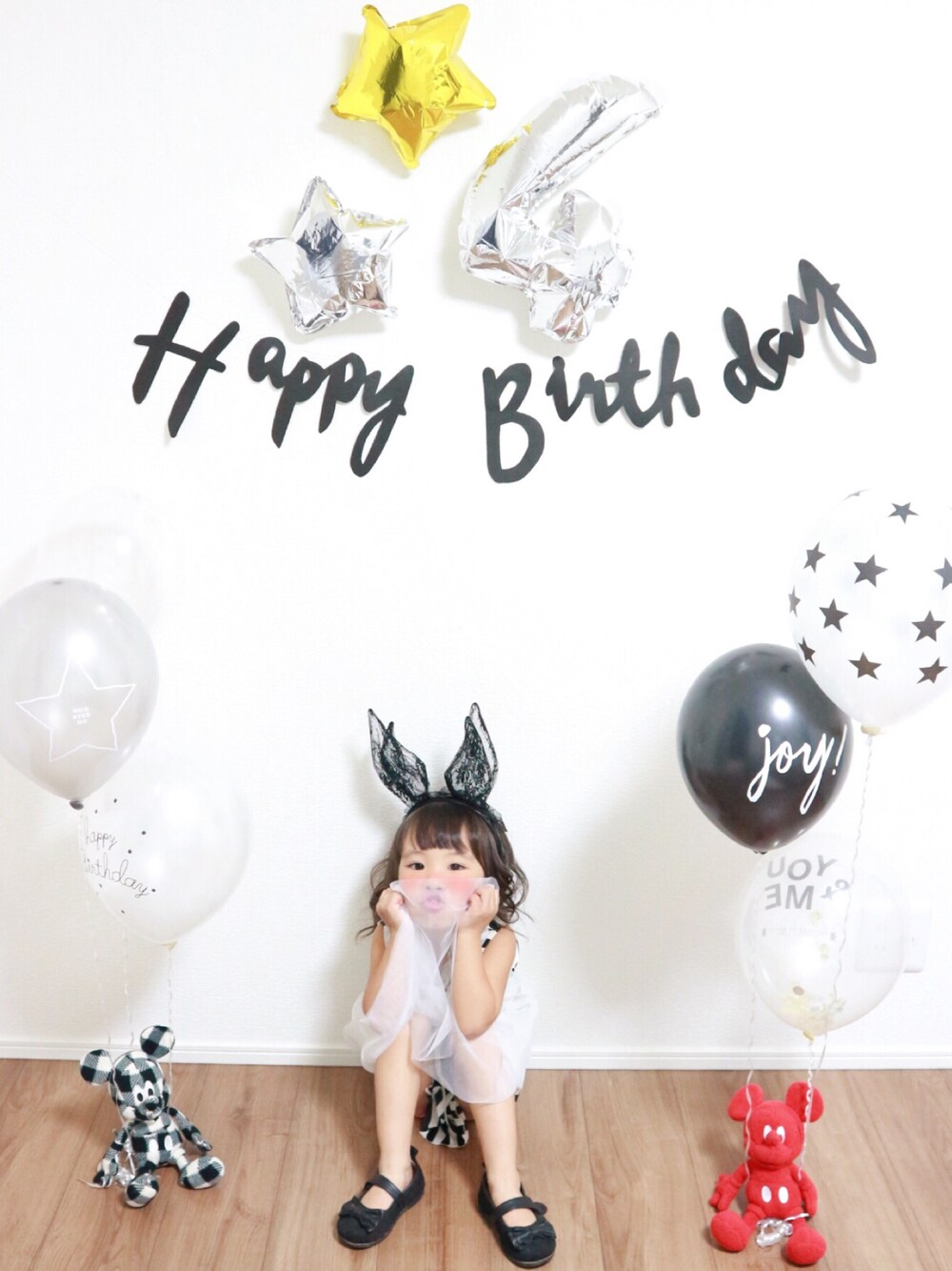 「シンプル、モノトーン、誕生日、バースデー、ダイソー、4歳、ハロウィン」｜「DAISOのアイテム（その他雑貨、ブラック系）」を使った、yunamonさん（キッズ・100cm）の秋コーディネートの1枚目の写真