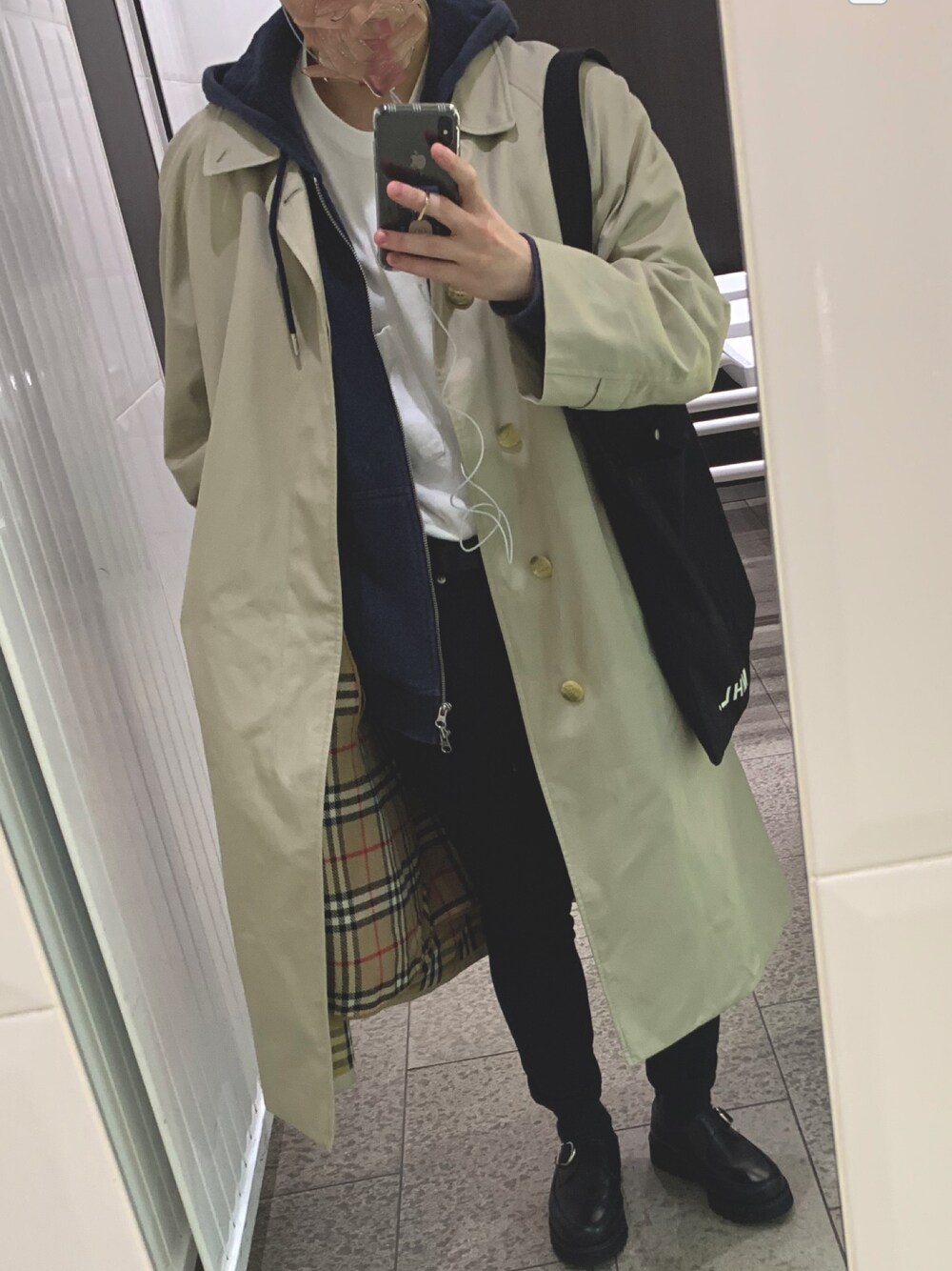 「冬アウター着回しチャレンジ、冬コーデ、おしゃれさんと繋がりたい、スキニー、UNIQLO、ステンカラーコート、ロングコート」｜「BURBERRYのアイテム（ステンカラーコート、ベージュ系）」を使った、ちゃんくんさん（メンズ・170cm）の冬コーディネートの1枚目の写真