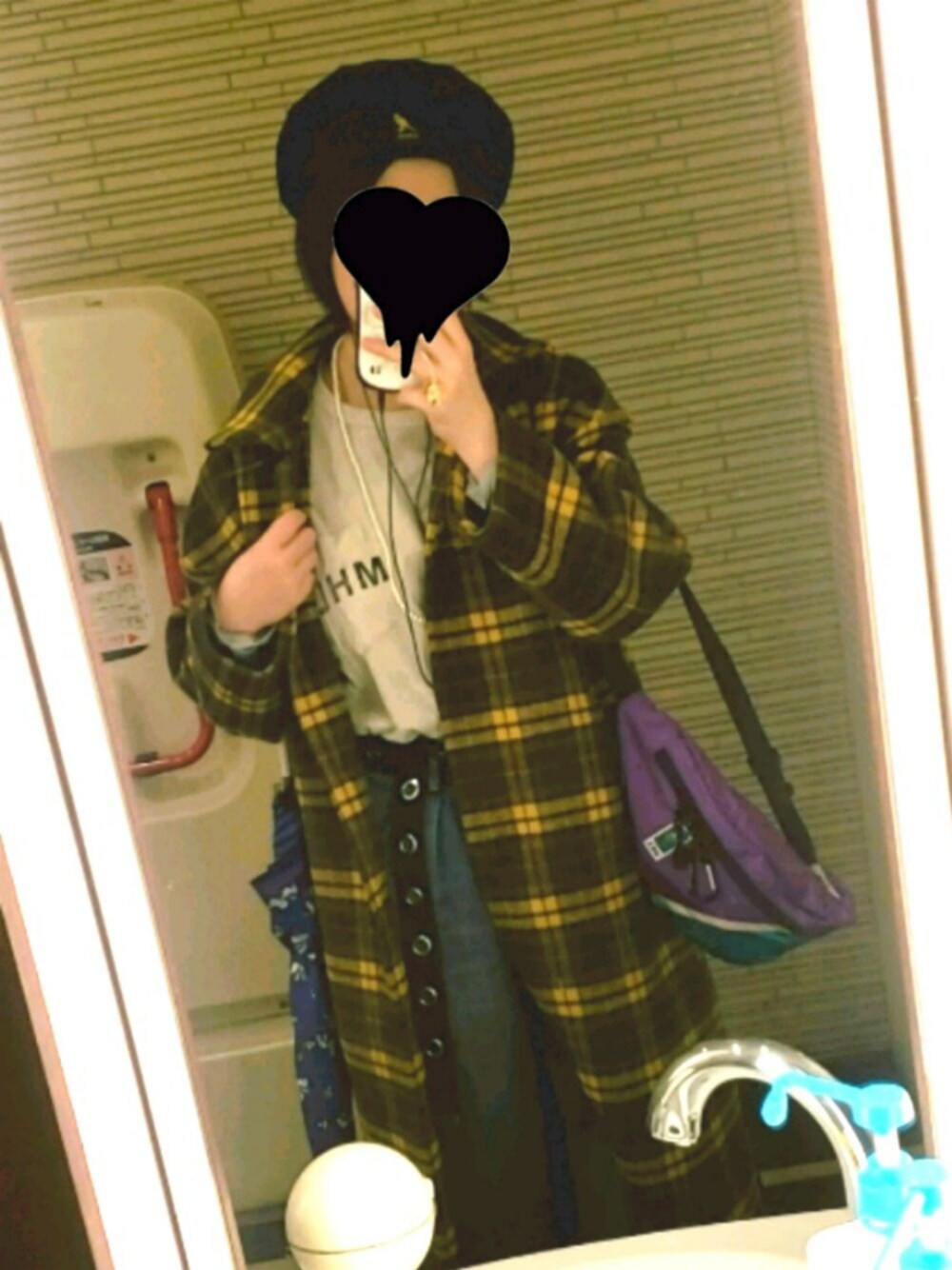 「ベレー帽、コート、ワイドパンツ、ワイドデニム、イギリス」｜「MHL.のアイテム（Tシャツ/カットソー、グレー系）」を使った、🐼みるくてぃ🐼さん（レディース・165cm）の春コーディネートの1枚目の写真