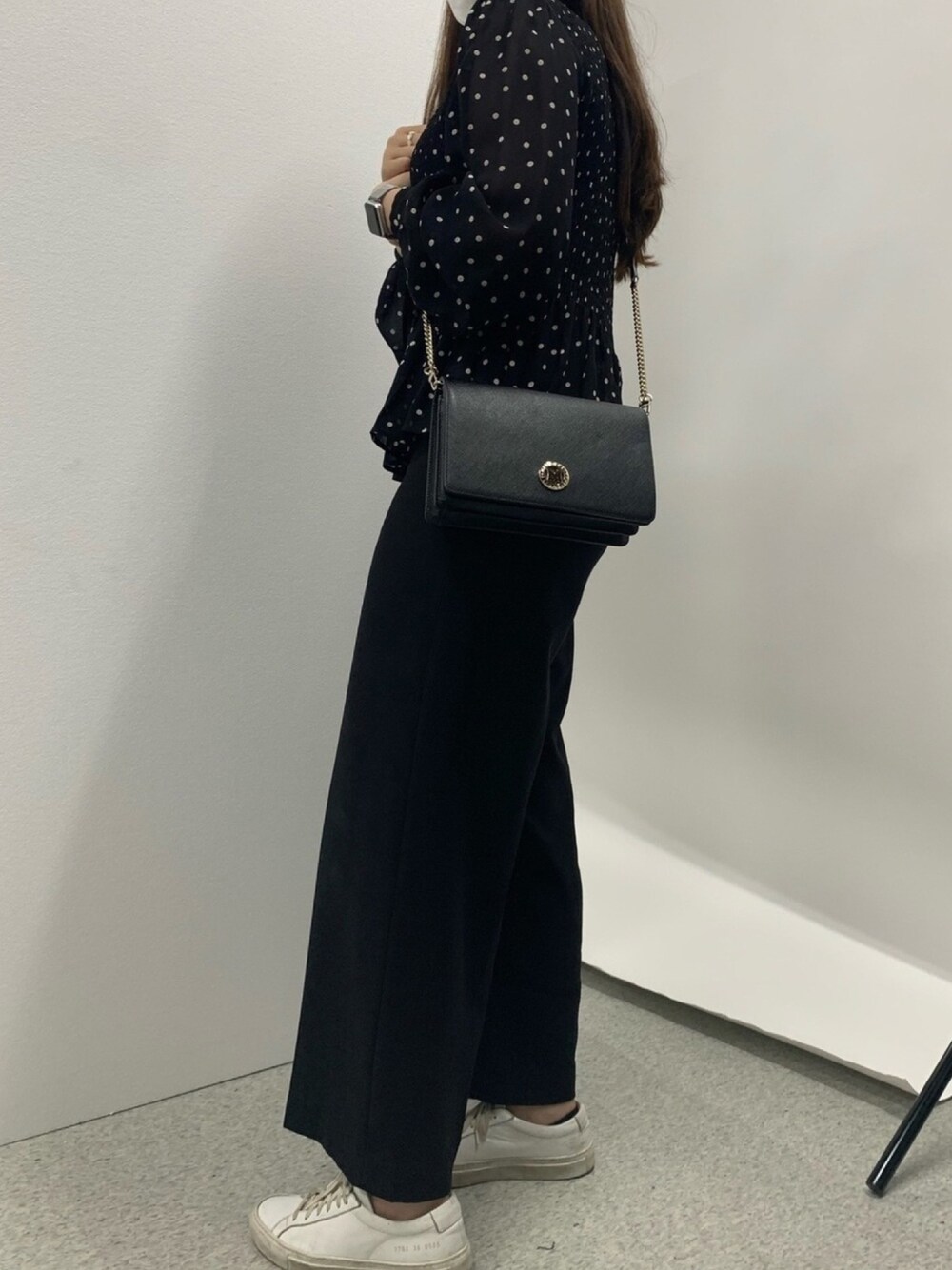 「fashion、BAG、ZARA、ZOZOTOWN、metrocity、お洒落、ファッション、メトロシティ、common projects、Apple Watch」｜「ZARAのアイテム（トップス、ブラック系）」を使った、makiiさん（レディース・160cm）の春コーディネートの1枚目の写真