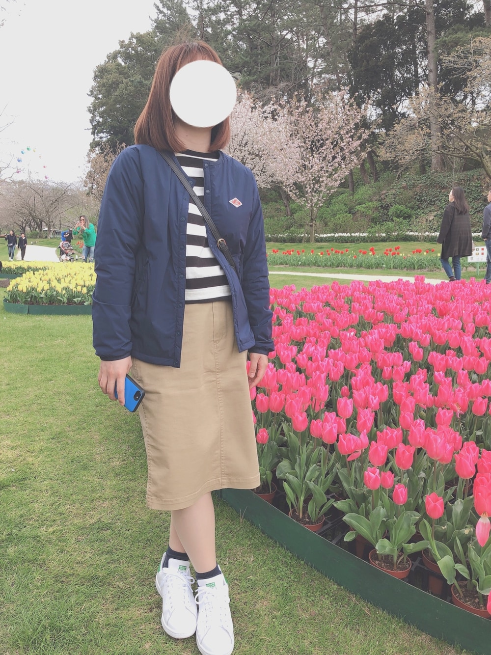 「春コーデ、Danton、adidas、Champion、ベイカースカート、スタンスミス」｜「DANTONのDANTON / ダントン ナイロンストレッチタフタ インサレーションジャケット（レディース）（その他アウター、ブルー系）」を使った、きゐちさん（メンズ・165cm）の春コーディネートの1枚目の写真