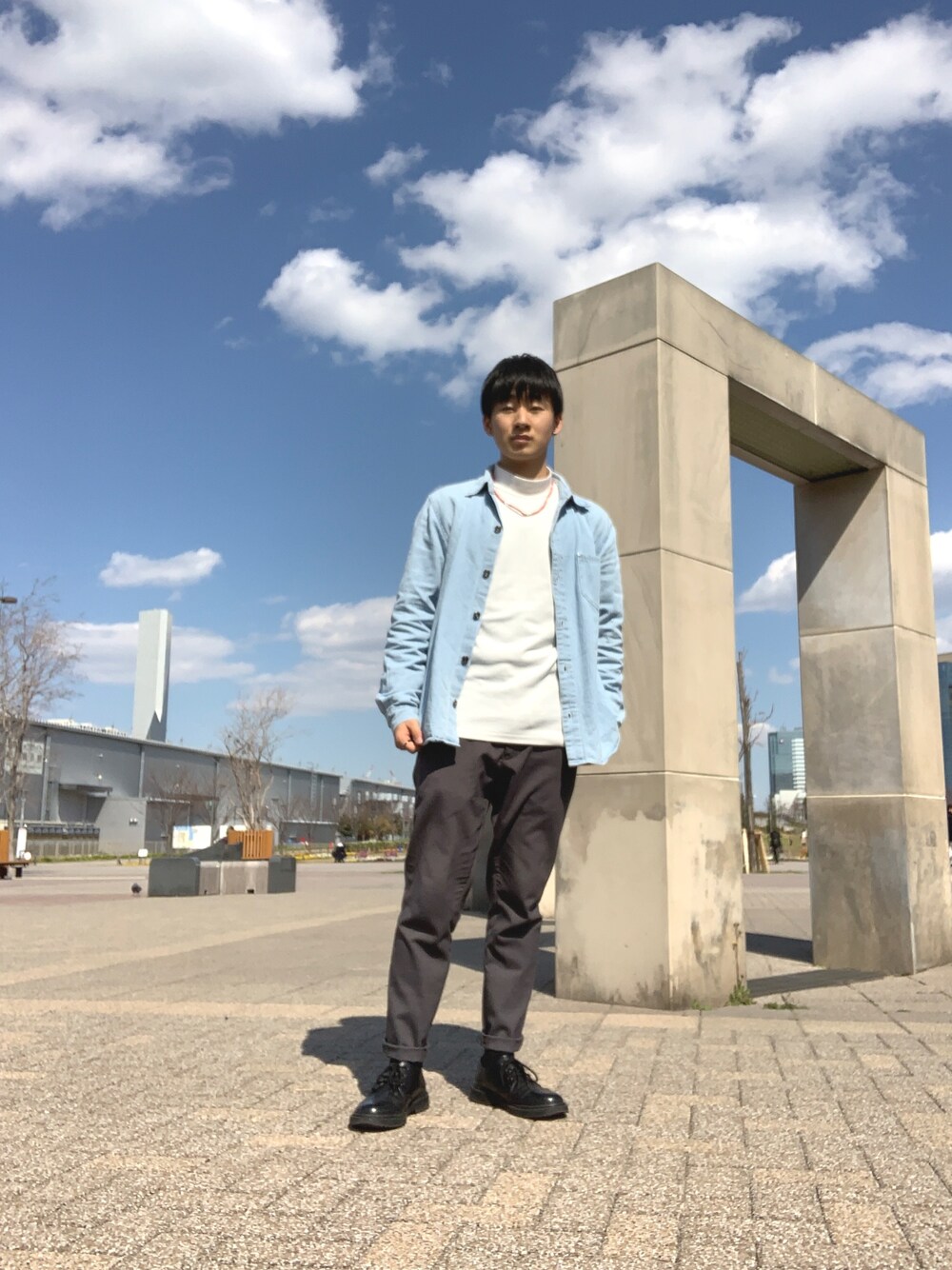 「パステル映える春、お洒落さんとつながりたい、今日のコーデ、カジュアル、はるコーデ、低身長」｜「panhandのアイテム（シャツ/ブラウス、ブルー系）」を使った、takumi 타쿠미さん（メンズ・160cm）の春コーディネートの1枚目の写真