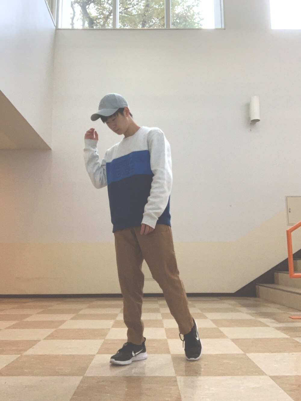 「秋のコーデ、シンプルコーデ、ゆるコーデ、低身長」｜「AMERICAN EAGLE OUTFITTERSのアイテム（スウェット、その他）」を使った、takumi 타쿠미さん（メンズ・160cm）の秋コーディネートの1枚目の写真