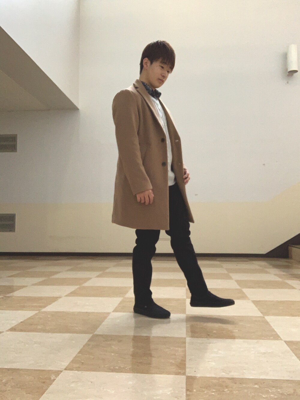 「春、おしゃれさんと繋がりたい、プチプラコーデ、大学生、フォローお願いします」｜「Doublefocusのアイテム（チェスターコート、ベージュ系）」を使った、takumi 타쿠미さん（メンズ・160cm）の冬コーディネートの1枚目の写真