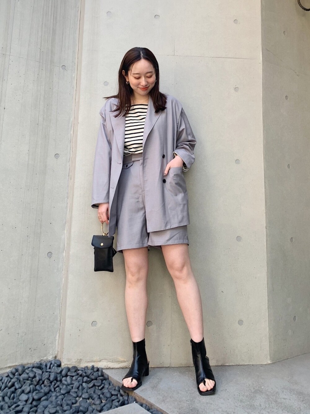 「セットアップ、ジャケット、ハーフパンツ、ベスト、２ＷＡＹ、ボーダー、春アウター」｜「Chicoの袖取り外し2wayジャケット（テーラードジャケット、グレー系）」を使った、Yuka Yoshidaさん（レディース・169cm）の春コーディネートの1枚目の写真