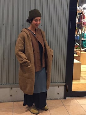 「ロングニット」｜「アイテム（ノーカラージャケット）」を使った、アッコさん（レディース・162cm）の秋コーディネート