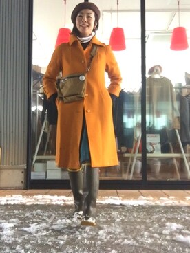 「レトロ」｜「アイテム（レインシューズ）」を使った、アッコさん（レディース・162cm）の冬コーディネート