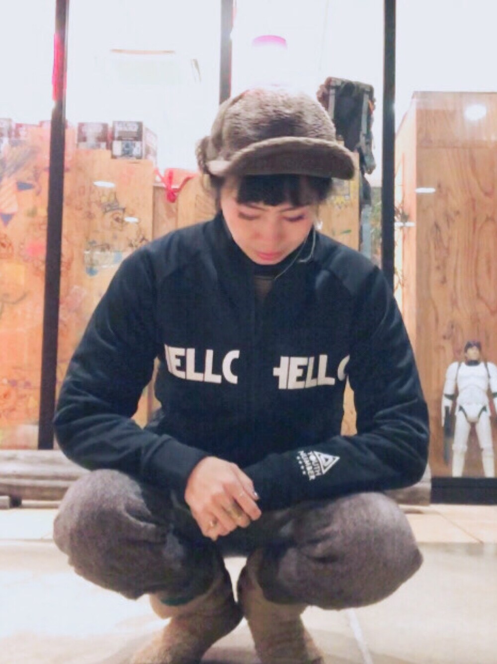 「カジュアルコーデ、冬コーデ、ジャージ、お洒落さんとつながりたい、evoluir、エボルイール、金沢、静岡、黒、ohta」｜「GOZENCHUのアイテム（ジャージ、ブラック系）」を使った、アッコさん（レディース・162cm）の冬コーディネートの1枚目の写真