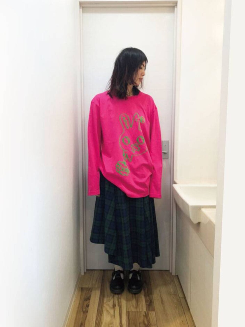 「エボルイール、evoluir、金沢、静岡、ハジマリスカート、いいひにゃはれ、Shigesato Yanase、シゲヤナ、ピンク、春コーデ」｜「Shigesato Yanaseのアイテム（トップス、ピンク系）」を使った、アッコさん（レディース・162cm）の春コーディネートの1枚目の写真