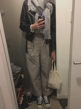 「MONKI（モンキ）のアイテム（マフラー）」を使った、mㅁさん（レディース・168cm）の冬コーディネート